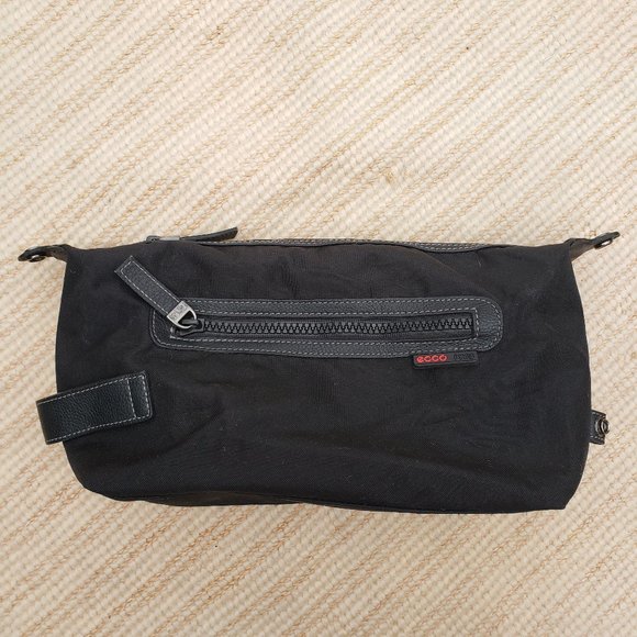 Ecco black & red toiletry travel case - Picture 3 of 6